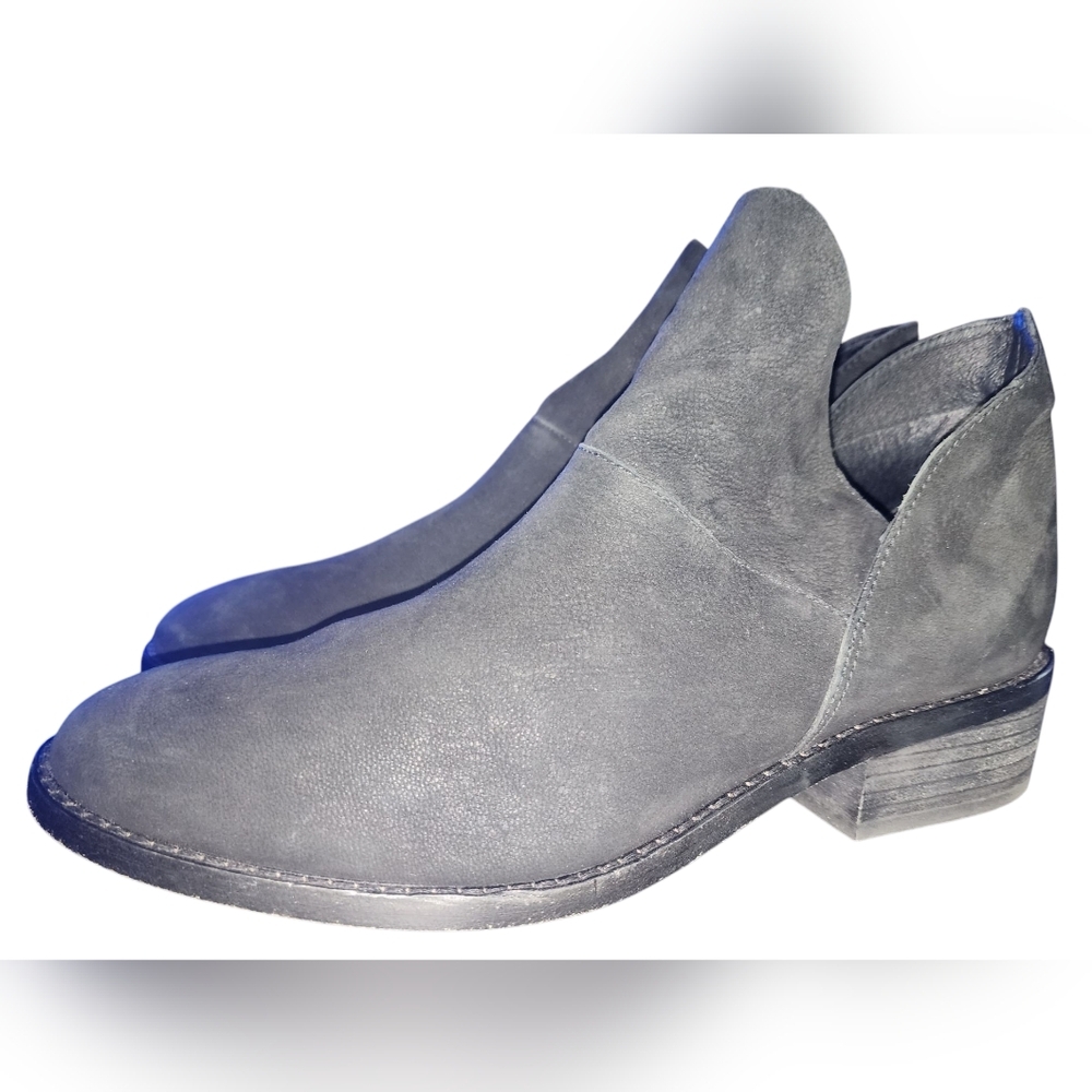 Eileen Fisher Leaf Suede Bootie, Womens 9​ - Picture 2 of 10